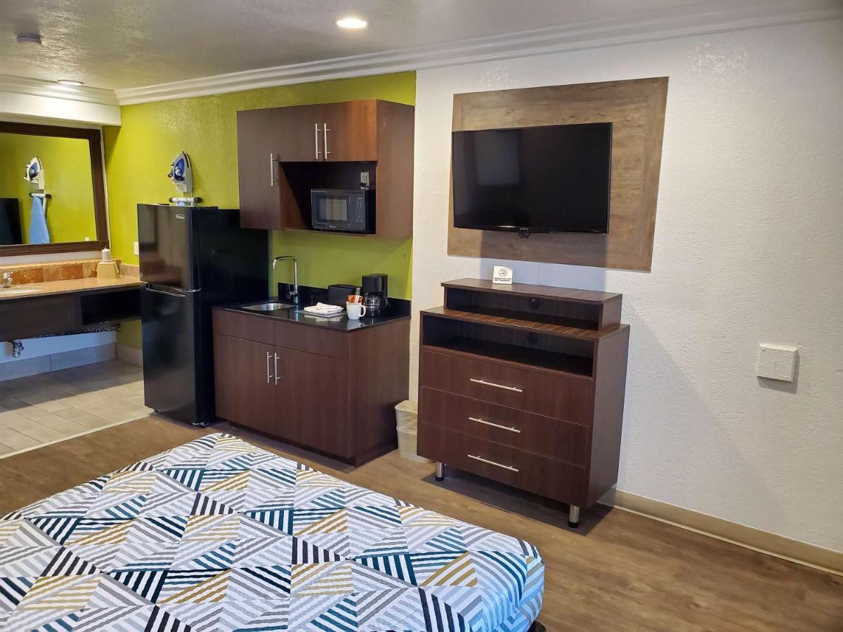Hotel 6-national City, Ca - Naval Base San Diego National City